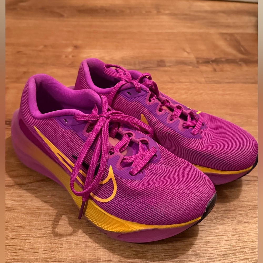 Nike Wmns Zoom Fly 5 “Hyper Violet”